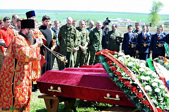 На братских могилах не ставят крестов