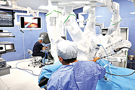 Операцию проводит... робот-хирург 