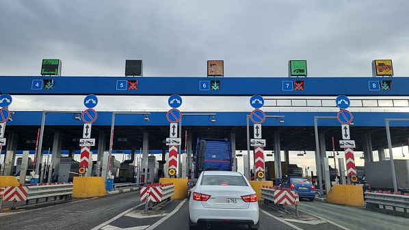 На платном участке трассы М4 