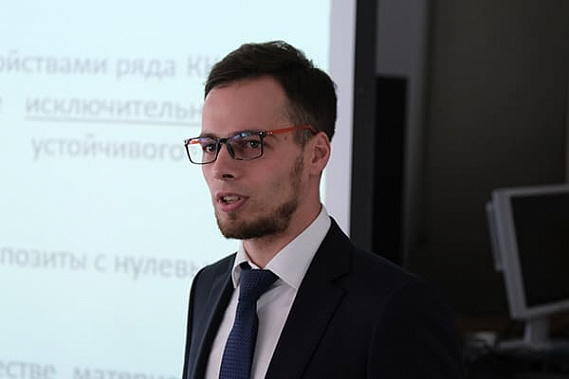 Диссертационному совету Дмитрий СЕРЕБРЕННИКОВ представил работу «Динамические, термодинамические и оптические свойства каркасно-кластерных систем и функциональных материалов на их основе». Диссертационному совету Дмитрий СЕРЕБРЕННИКОВ представил работу «Динамические, термодинамические и оптические свойства каркасно-кластерных систем и функциональных материалов на их основе».