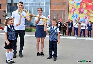 В микрорайоне Суворовском заработало новое модульное здание начальной школы СОШ №75