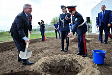 Рабочий визит накануне Победы