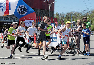 В сумме 882 года