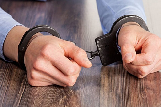 Ростовского полицейского по подозрению в мошенничестве отправили под домашний арест