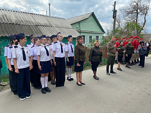 Был и в хуторе парад...