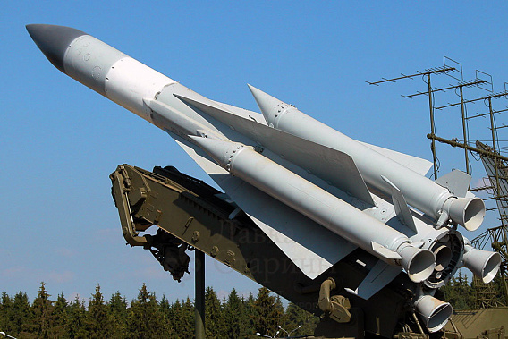Ракета комплекса С-200 на пусковой установке. Источник фото: dvaveka.ru.