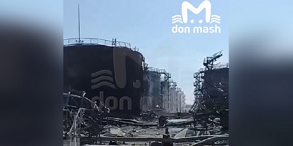 Топливная база в Пролетарске после пожара. Источник фото: телеграм-канал Don Mash.