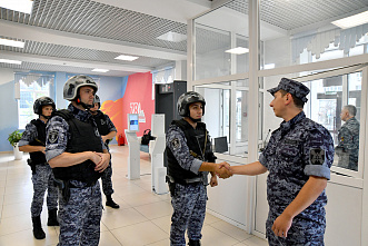 Росгвардейцы начали проверку безопасности учебных заведений