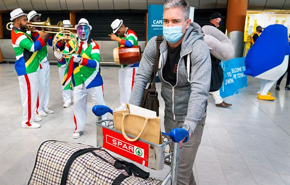 ЮАР частично открывает воздушные границы после полугодового запрета. России в списках стран, с которыми возобновлено авиасообщение, нет.