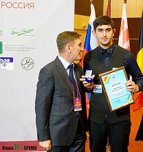 Классики скрестили кии