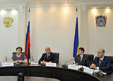 Наградили работников текстильной и легкой промышленности