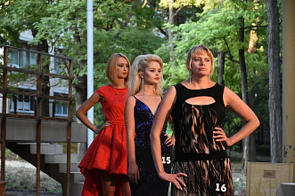 Брюнетки против блондинок