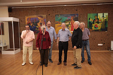 «Солнечный художник» в клубной библиотеке