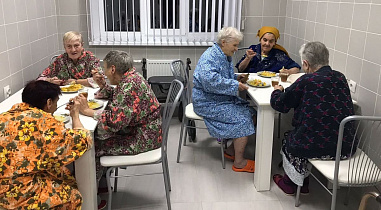 Маломобильных беженцев из Херсонской области разместили в учреждениях соцобслуживания Дона