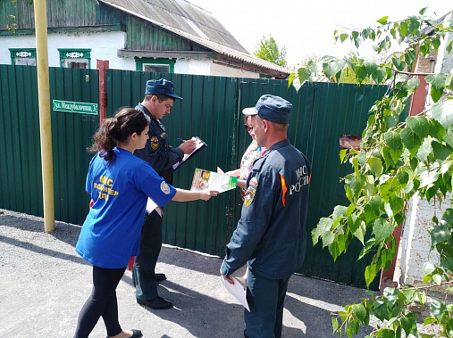 Донские инспекторы МЧС проверяют частный сектор