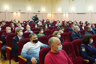 На Дону наградили пожарных-добровольцев