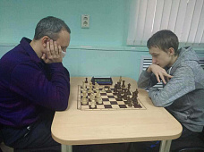 	 Мастер ФИДЕ Дмитрий Елизаров выиграл праздничный рапид в Азове