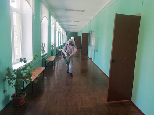 Ростовские спасатели провели дезинфекцию объектов сдачи ЕГЭ  