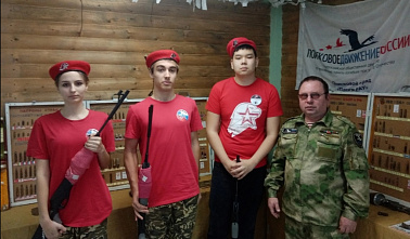 Каменно-бродские поисковики презентовали передвижную выставку артефактов в Аксайском районе