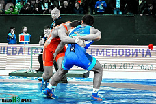 Стенка на стенку