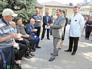 Время не затмит  величие их подвига