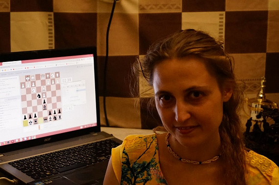 Лидер Интернет сборной Ростовской области, чемпионка ЮФО среди женщин по очным шахматам Евгения Сухарева