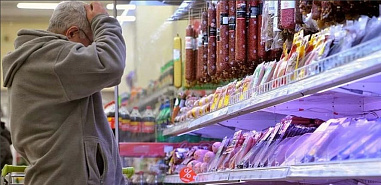 Рубль упал, но продукты не подорожают
