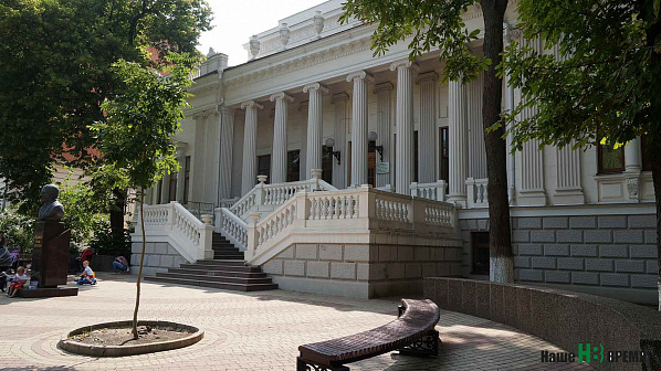 На первый взгляд, здание в полном порядке.