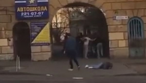 Спор между «Ростовом» и ЦСКА продолжили в центре города