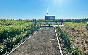 В Родионово-Несветайском районе казачий юрт и школа провели совместный субботник