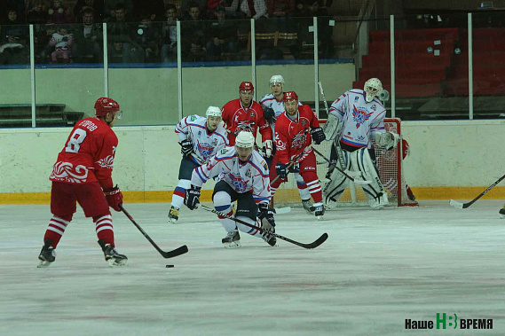 В прошедшем туре хоккейный клуб «Ростов» принимал на своей площадке смоленский «Славутич»