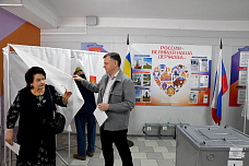 14 09 2025 Юрий Слюсарь и другие кандидаты в донские губернаторы проголосовали