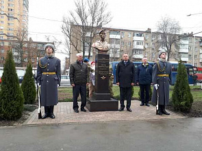 В Ростове открыли памятник Герою России Дмитрию Петрову