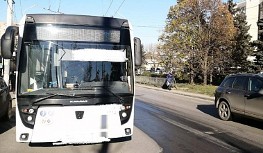 Женщину госпитализировали после падения в ростовском автобусе №78