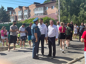 Власти заверили, что не оставят без помощи батайчан, имущество которых пострадало от огня