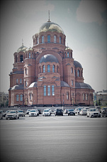 Александровская церковь была восстановлена уже в наше время. Ее предшественницу разрушили в 30-ые годы прошлого столетия.