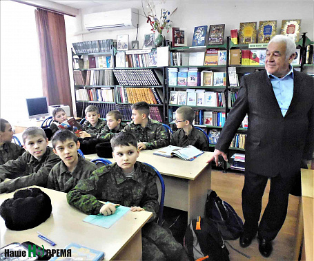 Герой России генерал-полковник Владимир БУЛГАКОВ – выпускник Орджоникидзевского суворовского военного училища 1967 года Герой России генерал-полковник Владимир БУЛГАКОВ – выпускник Орджоникидзевского суворовского военного училища 1967 года