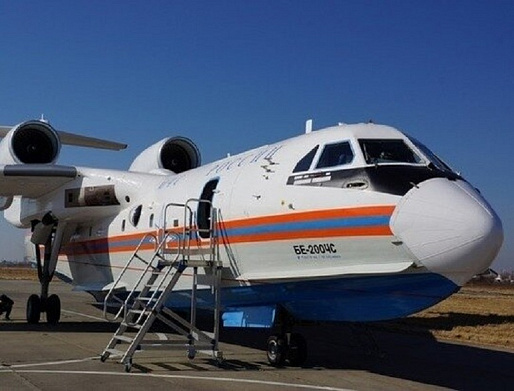 Самолет-амфибия Бе-200 из Ростовской области помогает тушить пожар в Турции