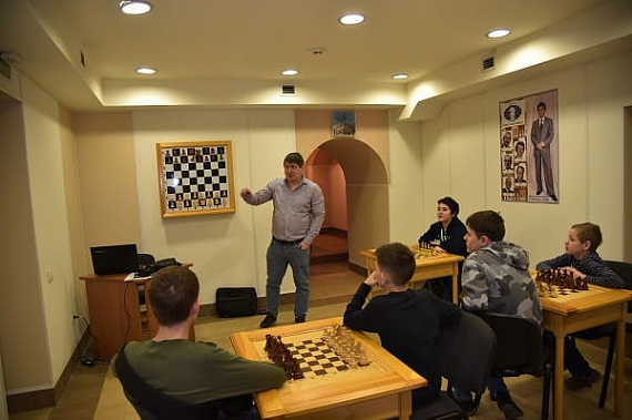 В РГЭУ (РИНХ) открылись курсы для юных шахматистов