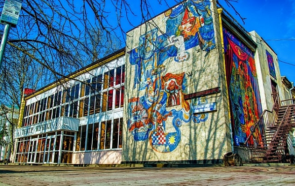 Здание Ростовского театра кукол официально перешло к Русской православной церкви