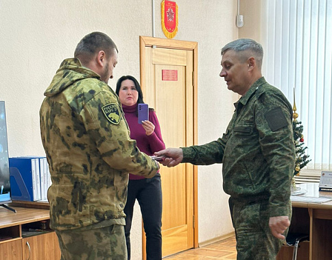 Сегодня в Ростове-на-Дону участнику СВО Ивану Маслюкову вручили боевую награду