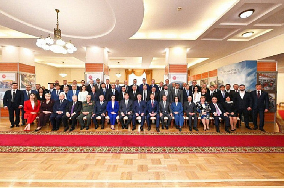 Донское Законодательное собрание 7-го созыва. Традиционное фото перед стартом. Источник фото: 