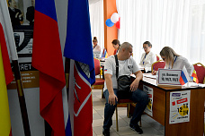 14 09 2025 Юрий Слюсарь и другие кандидаты в донские губернаторы проголосовали