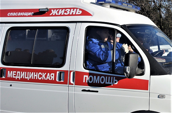 В Азовском море опрокинулась лодка с двумя рыбаками