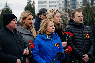 Почтили память героев-гвардейцев...