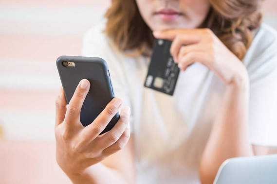 Дончанка поверила мошенникам и потеряла больше миллиона рублей