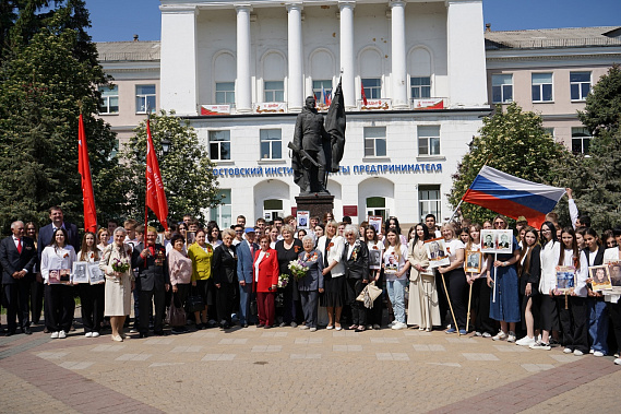  В Ростовском институте защиты предпринимателя провели Фестиваль военной песни "А песни тоже воевали"