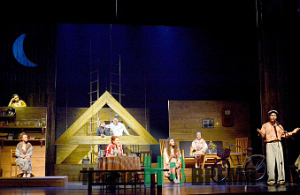 21.04 В театре прочитали нараспев «Землю Эльзы»