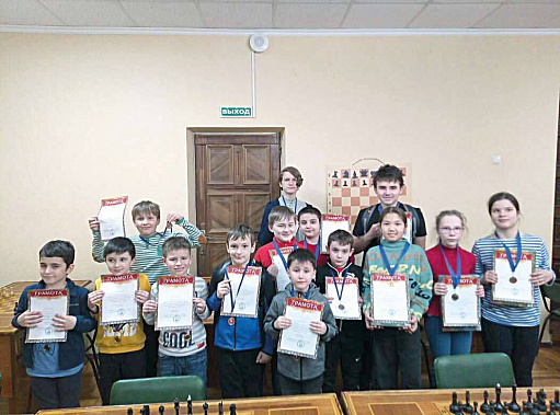 Вне политики