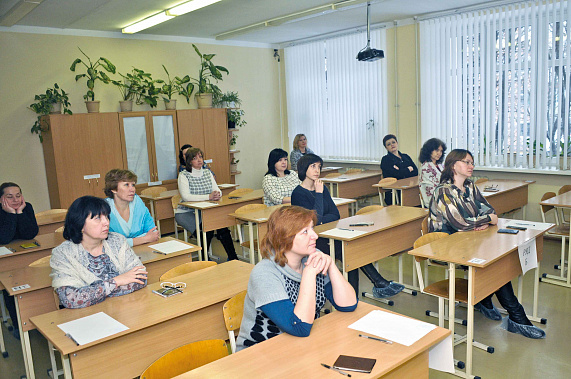 У родителей – уникальная возможность прочувствовать все то, что ожидает их детей-выпускников. Разумеется, волнуемся.